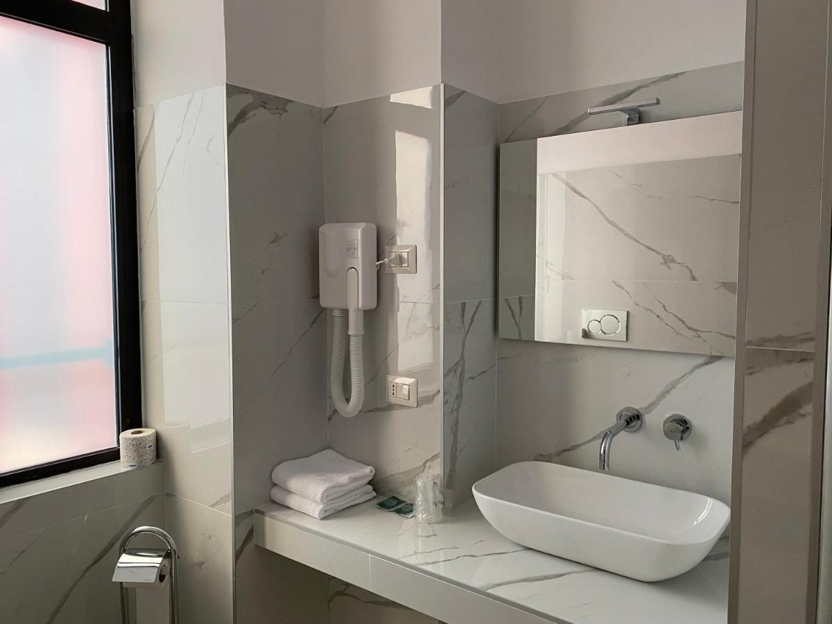 Oasi Village Hotel Milano Ngoại thất bức ảnh